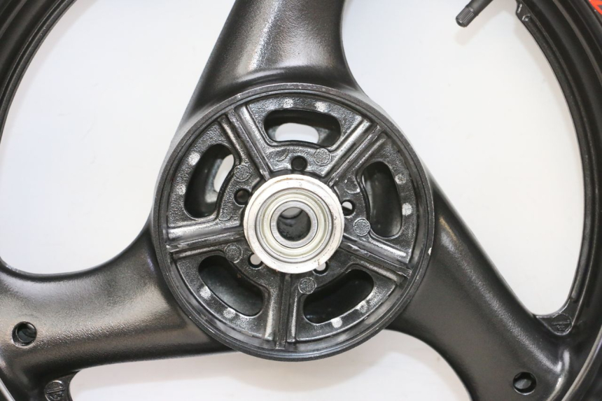 photo de REAR RIM AND TIRE SUZUKI GSF N BANDIT 600 (1996 - 1999) - Detailed visual inspection