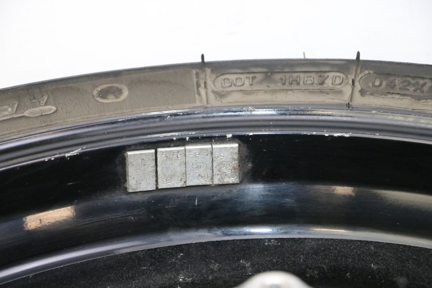 photo de REAR RIM AND TIRE SUZUKI GSR 750 (2011 - 2017)