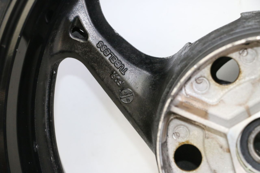 photo de REAR RIM AND TIRE SUZUKI GSR 750 (2011 - 2017)