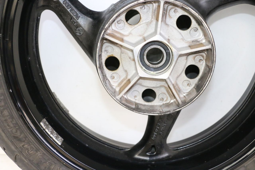 photo de REAR RIM AND TIRE SUZUKI GSR 750 (2011 - 2017)