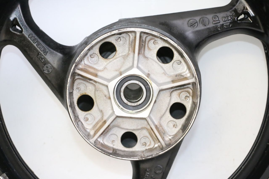 photo de REAR RIM AND TIRE SUZUKI GSR 750 (2011 - 2017)