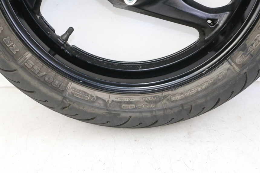 photo de REAR RIM AND TIRE SUZUKI GSR 750 (2011 - 2017)