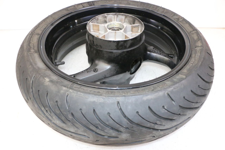 photo de REAR RIM AND TIRE SUZUKI GSR 750 (2011 - 2017)