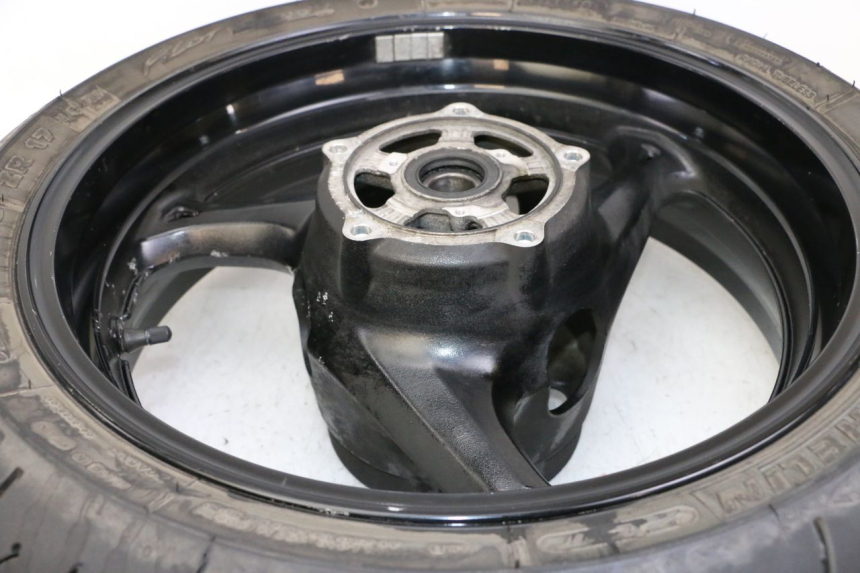 photo de REAR RIM AND TIRE SUZUKI GSR 750 (2011 - 2017)