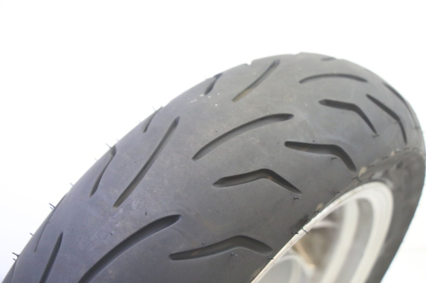 photo de REAR RIM AND TIRE SYM GTS EVO 125 (2009 - 2013) - Focus on structure