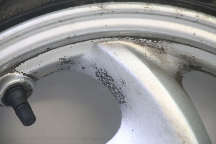 photo de REAR RIM AND TIRE SYM GTS EVO 125 (2009 - 2013) - Technical close-up