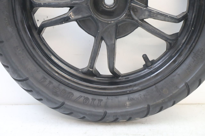 photo de REAR WHEEL AND TIRE SYM JET 14 4T 50 (2018 - 2022)