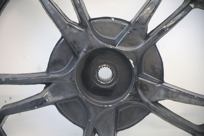 photo de REAR WHEEL AND TIRE SYM JET 14 4T 50 (2018 - 2022)