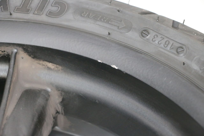 photo de REAR RIM AND TIRE PIAGGIO MP3 HPE 300 (2019 - 2026) - Alternative perspective