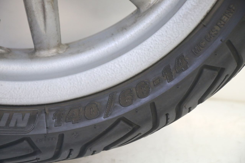 photo de REAR RIM AND TIRE PIAGGIO MP3 RL 250 (2007 - 2010)