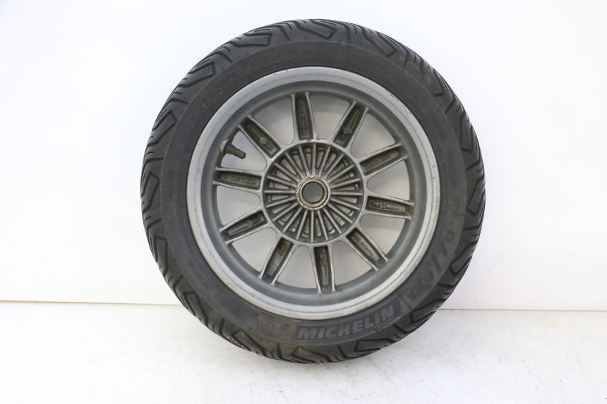 photo de REAR RIM AND TIRE PIAGGIO MP3 125 (2006 - 2014)