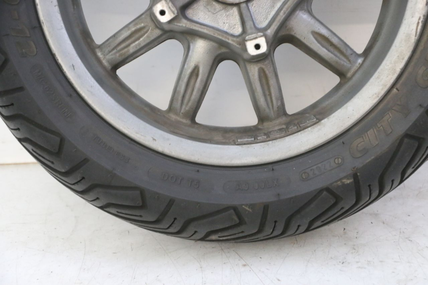 photo de REAR RIM AND TIRE PIAGGIO MP3 125 (2006 - 2014)