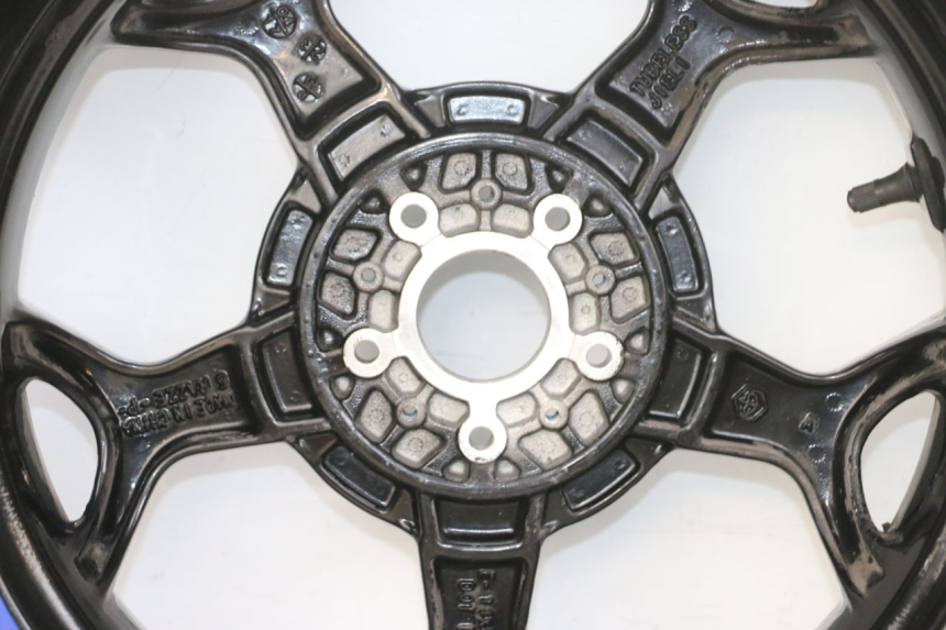 photo de REAR RIM AND TIRE PIAGGIO MP3 500 (2016 - 2018) - Component zoom