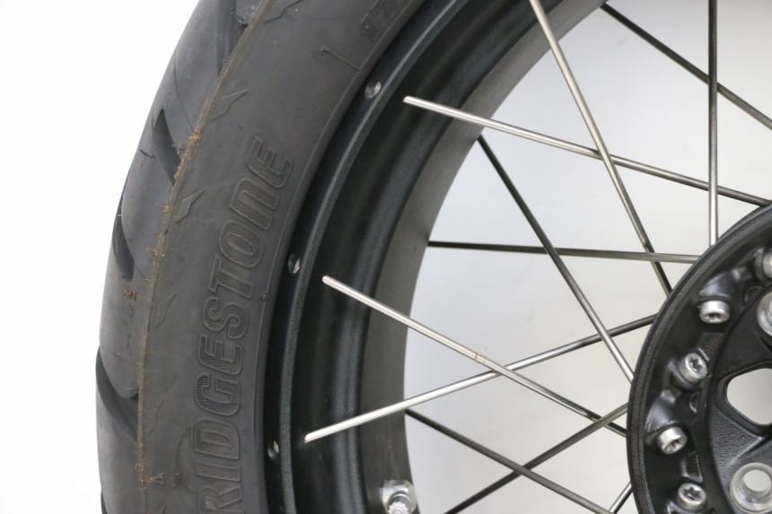 photo de REAR RIM AND TIRE BMW R GS 1250 (2021 - 2024) - Alternative angle