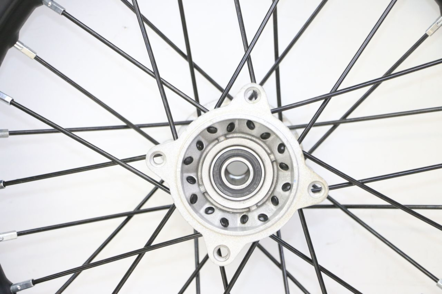 photo de REAR RIM AND TIRE APOLLO RFZ 125