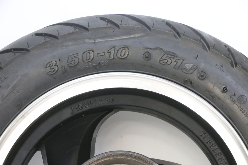 photo de REAR RIM AND TIRE JM MOTORS SANTANA EVO 50 (2024 - 2026) - Fixing points details