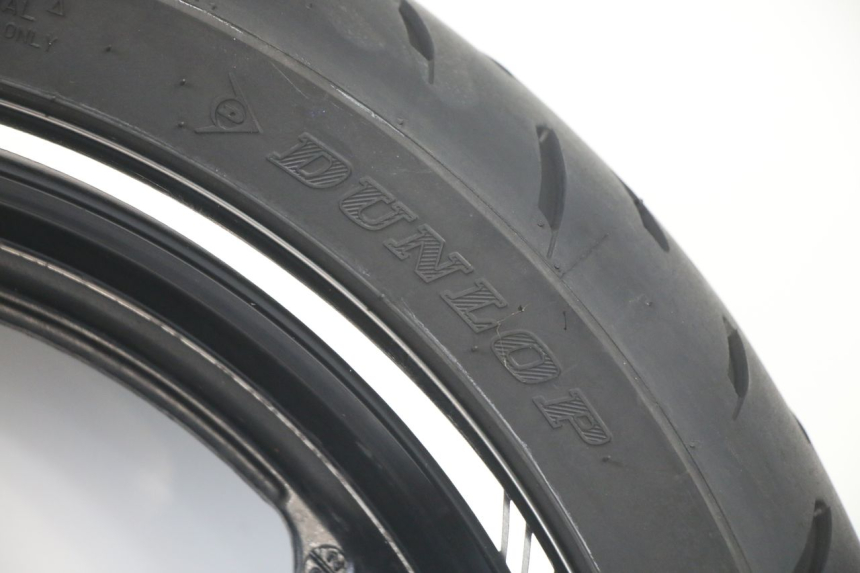 photo de REAR RIM AND TIRE SUZUKI GSF S BANDIT 600 (2000 - 2004)
