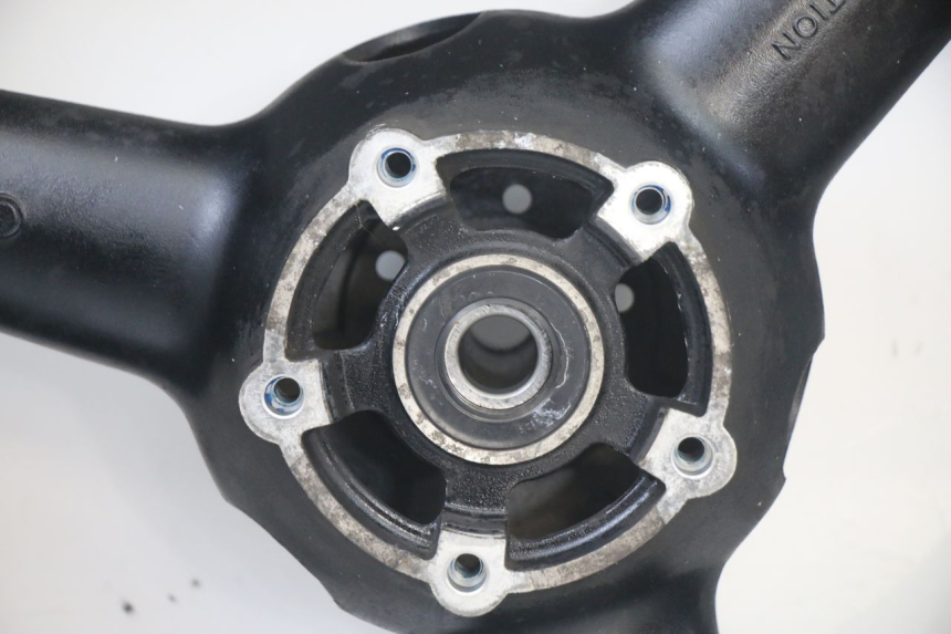 photo de REAR RIM AND TIRE SUZUKI GSF S BANDIT 600 (2000 - 2004)
