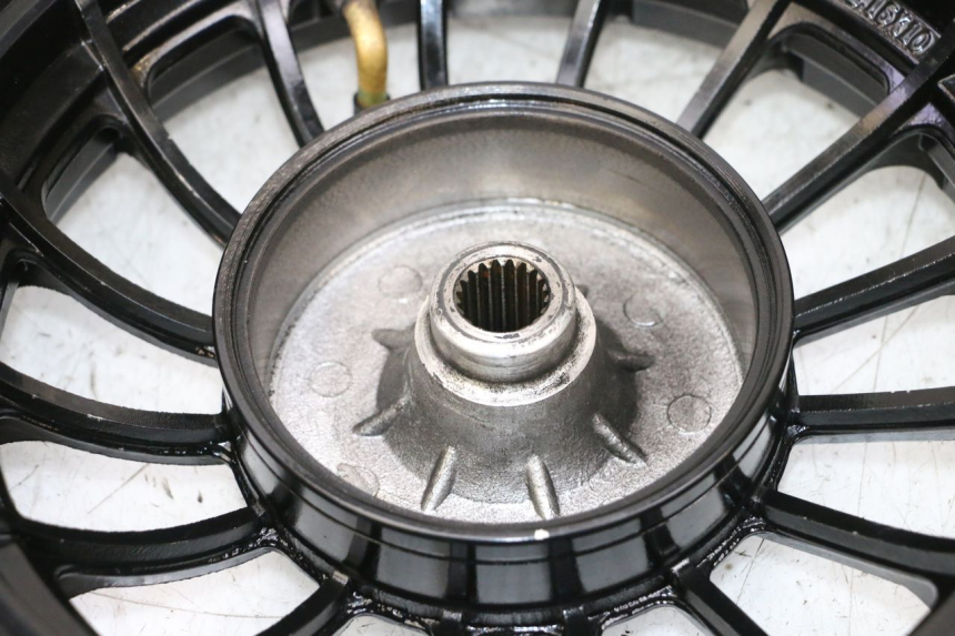 photo de REAR RIM AND TIRE NECO TEMPO 4T 50 (2022 - 2026) - Additional view of the item