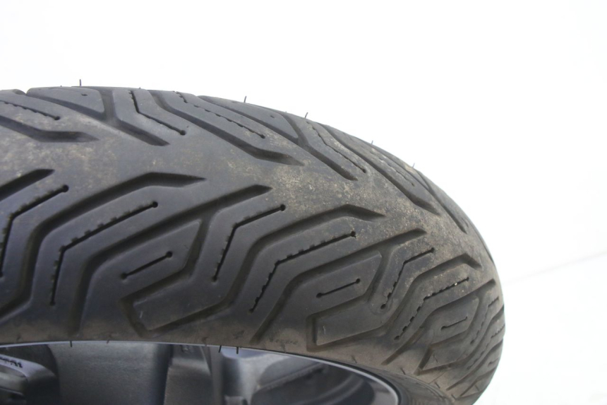 photo de REAR RIM AND TIRE YAMAHA XMAX X-MAX 125 (2021 - 2025)