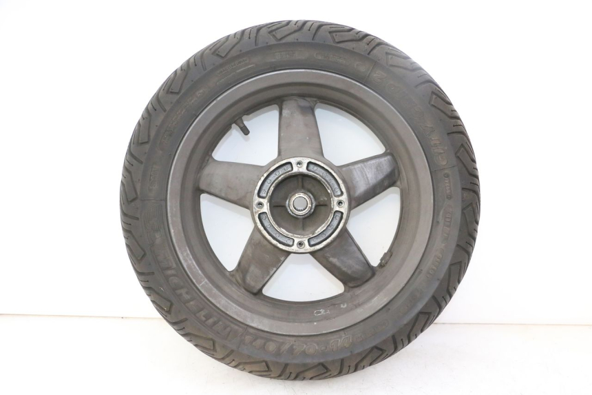 photo de REAR RIM AND TIRE YAMAHA X-MAX XMAX 125 (2010 - 2014) - Main view