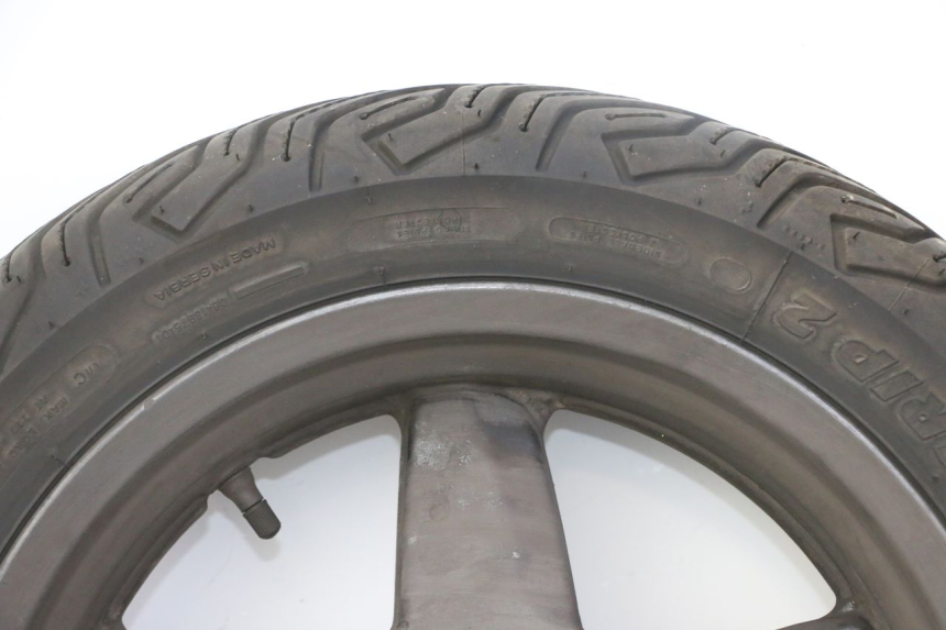 photo de REAR RIM AND TIRE YAMAHA X-MAX XMAX 125 (2010 - 2014) - Additional view of the item