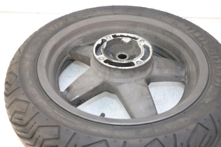 photo de REAR RIM AND TIRE YAMAHA X-MAX XMAX 125 (2010 - 2014) - Zoom on usage condition
