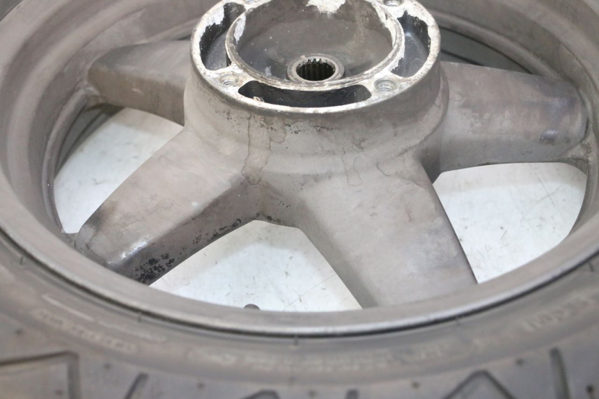 photo de REAR RIM AND TIRE YAMAHA X-MAX XMAX 125 (2010 - 2014) - Technical close-up