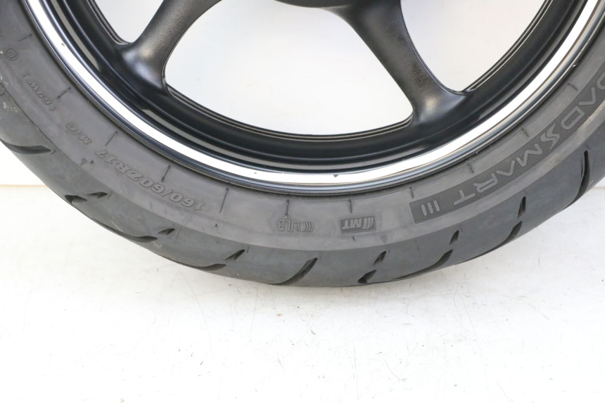 photo de REAR RIM AND TIRE YAMAHA XJ6 ABS 600 (2008 - 2016)