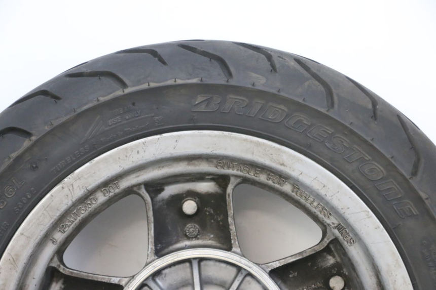 photo de REAR RIM AND TIRE YAMAHA YP MAJESTY 125 (2002 - 2006) - Distinctive features