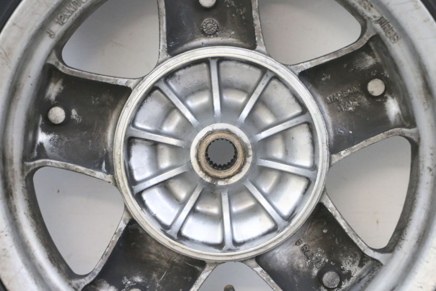 photo de REAR RIM AND TIRE YAMAHA YP MAJESTY 125 (2002 - 2006) - Component zoom