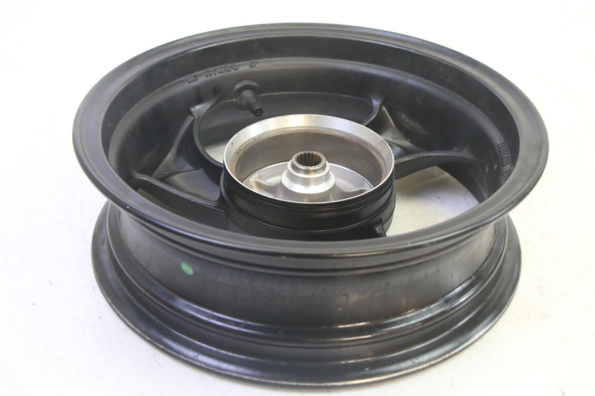 photo de REAR WHEEL RIM KYMCO AGILITY 4T 50 (2018 - 2022) - Component zoom
