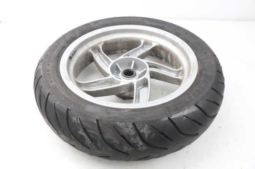 photo de REAR WHEEL RIM APRILIA ATLANTIC 125 (2003 - 2009) - Surface and material condition