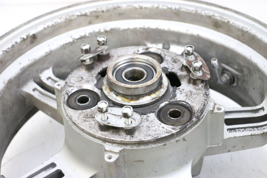 photo de REAR RIM SUZUKI BURGMAN EXECUTIVE ABS 650 (2006 - 2012) - Component zoom