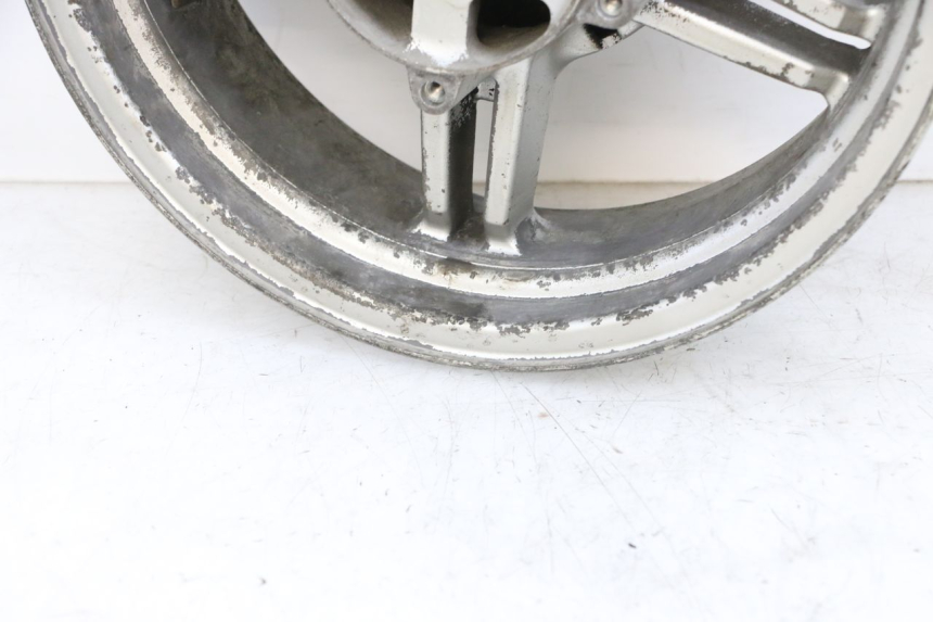 photo de REAR RIM SUZUKI BURGMAN EXECUTIVE ABS 650 (2006 - 2012) - Zoom on usage condition