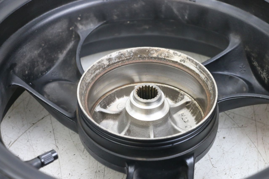 photo de REAR WHEEL RIM KYMCO AGILITY 4T 50 (2018 - 2022)