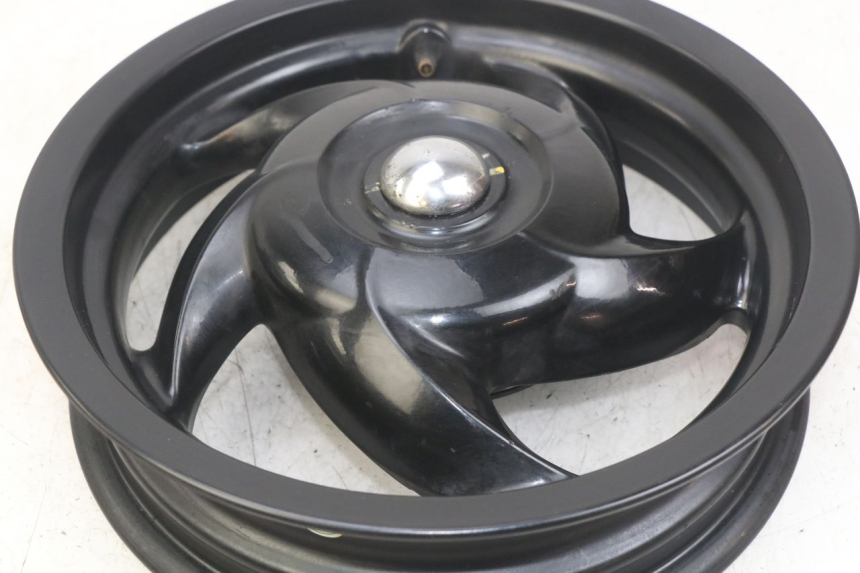photo de REAR WHEEL RIM PIAGGIO NEW TYPHOON 50 (2018 - 2021)