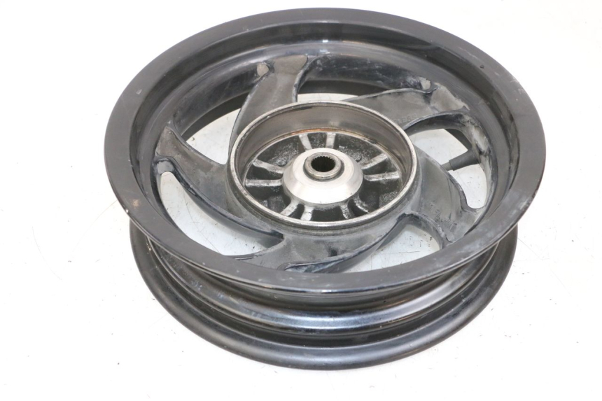 photo de REAR WHEEL RIM PIAGGIO NEW TYPHOON 50 (2018 - 2021) - Detailed visual inspection