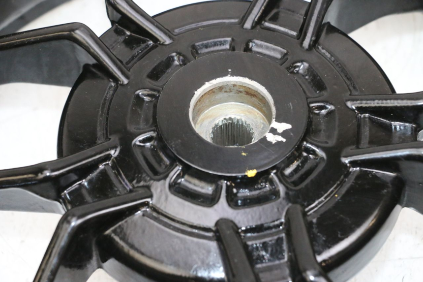 photo de REAR WHEEL RIM PIAGGIO NEW TYPHOON 50 (2018 - 2021) - High-resolution close-up