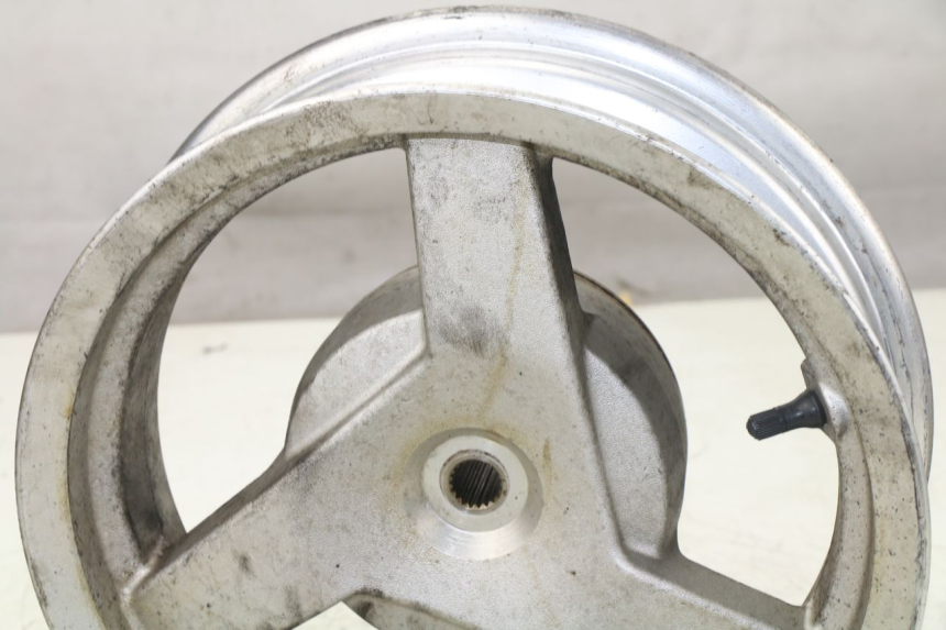 photo de REAR RIM PEUGEOT VIVACITY 125 (2010 - 2017)