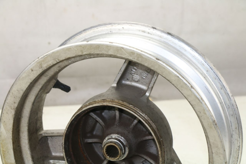 photo de REAR RIM PEUGEOT VIVACITY 125 (2010 - 2017)