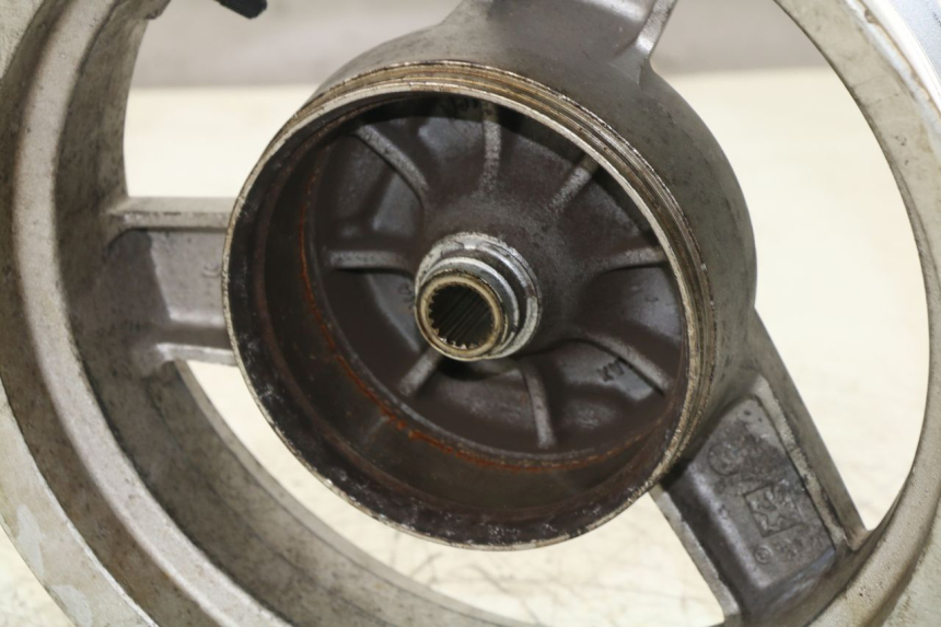 photo de REAR RIM PEUGEOT VIVACITY 125 (2010 - 2017)