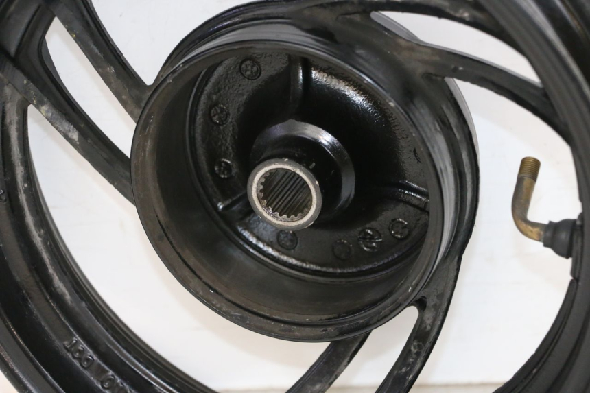 photo de REAR WHEEL RIM JM MOTORS SANTANA 50 (2014 - 2023) - Technical close-up