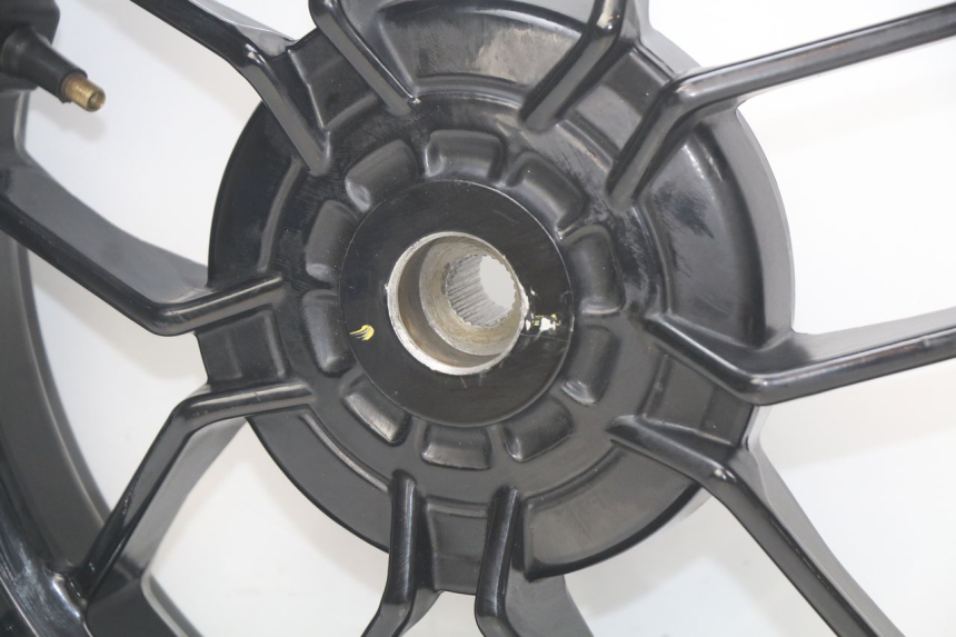 photo de REAR WHEEL RIM APRILIA SR 2T 50 (2018 - 2022)