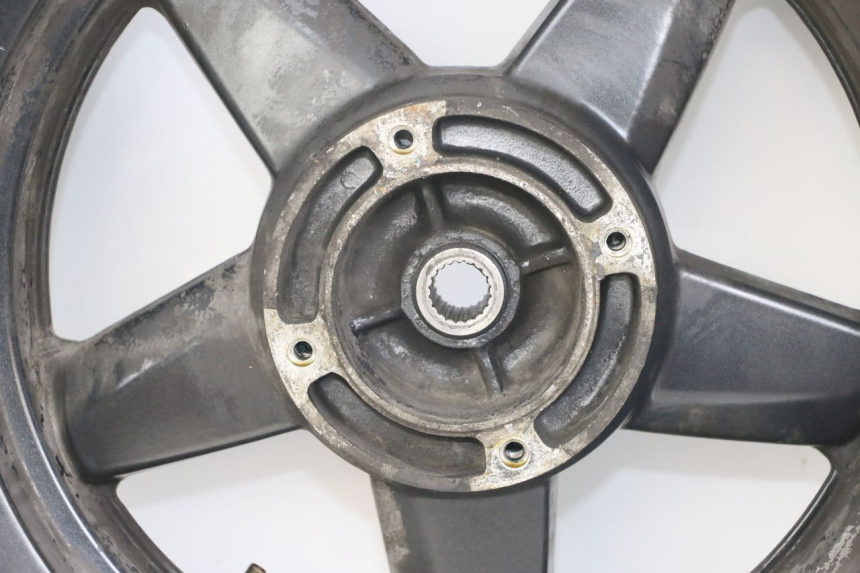 photo de REAR WHEEL RIM YAMAHA XMAX X-MAX 125 (2006 - 2009) - Markings and original references