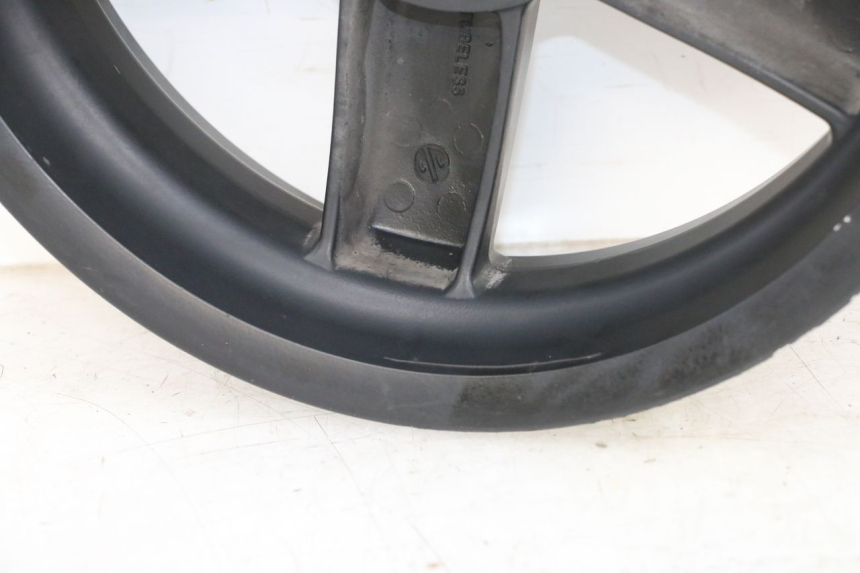 photo de REAR WHEEL RIM PIAGGIO XEVO - X EVO 125 (2007 - 2016) - Zoom on usage condition
