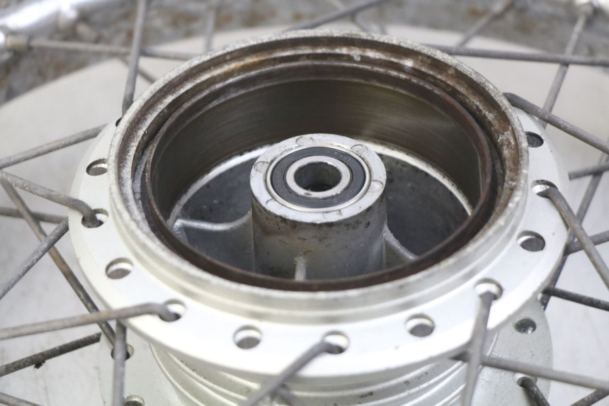 photo de REAR WHEEL RIM YAMAHA SR 125 (1982 - 2003)