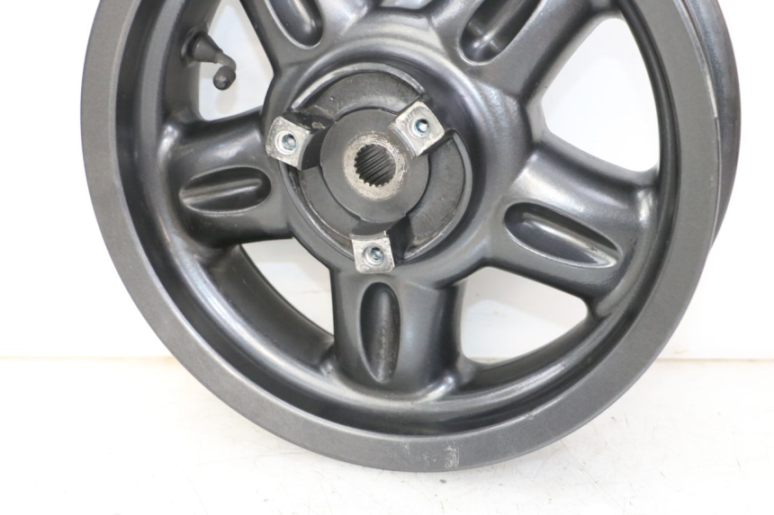 photo de REAR RIM YAMAHA YP MAJESTY 125 (2007 - 2010)