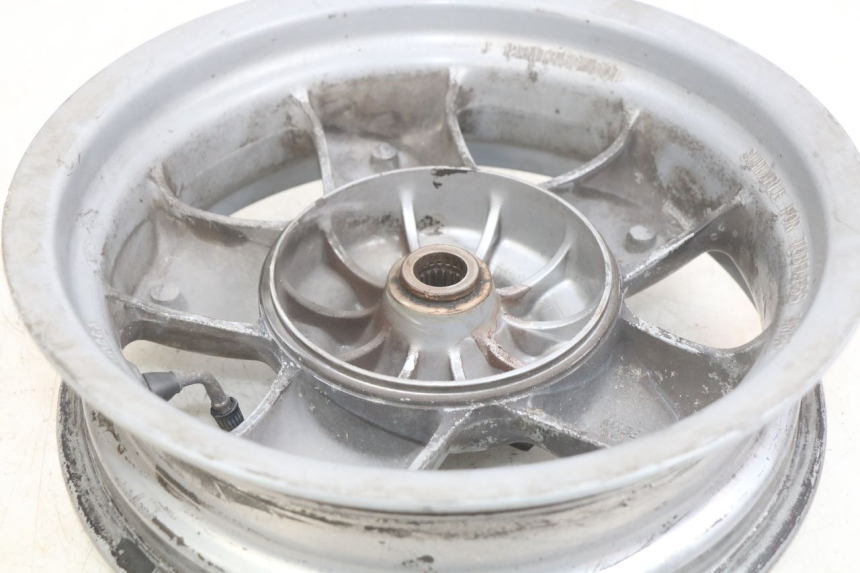 photo de REAR WHEEL RIM YAMAHA YP MAJESTY 125 (1998 - 2001)