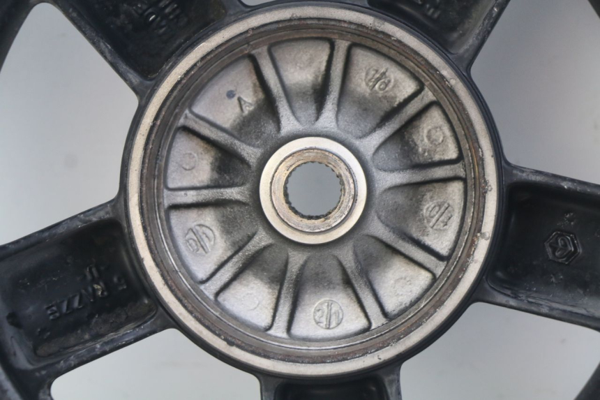 photo de REAR WHEEL RIM PIAGGIO ZIP 4T 50 (2018 - 2020)
